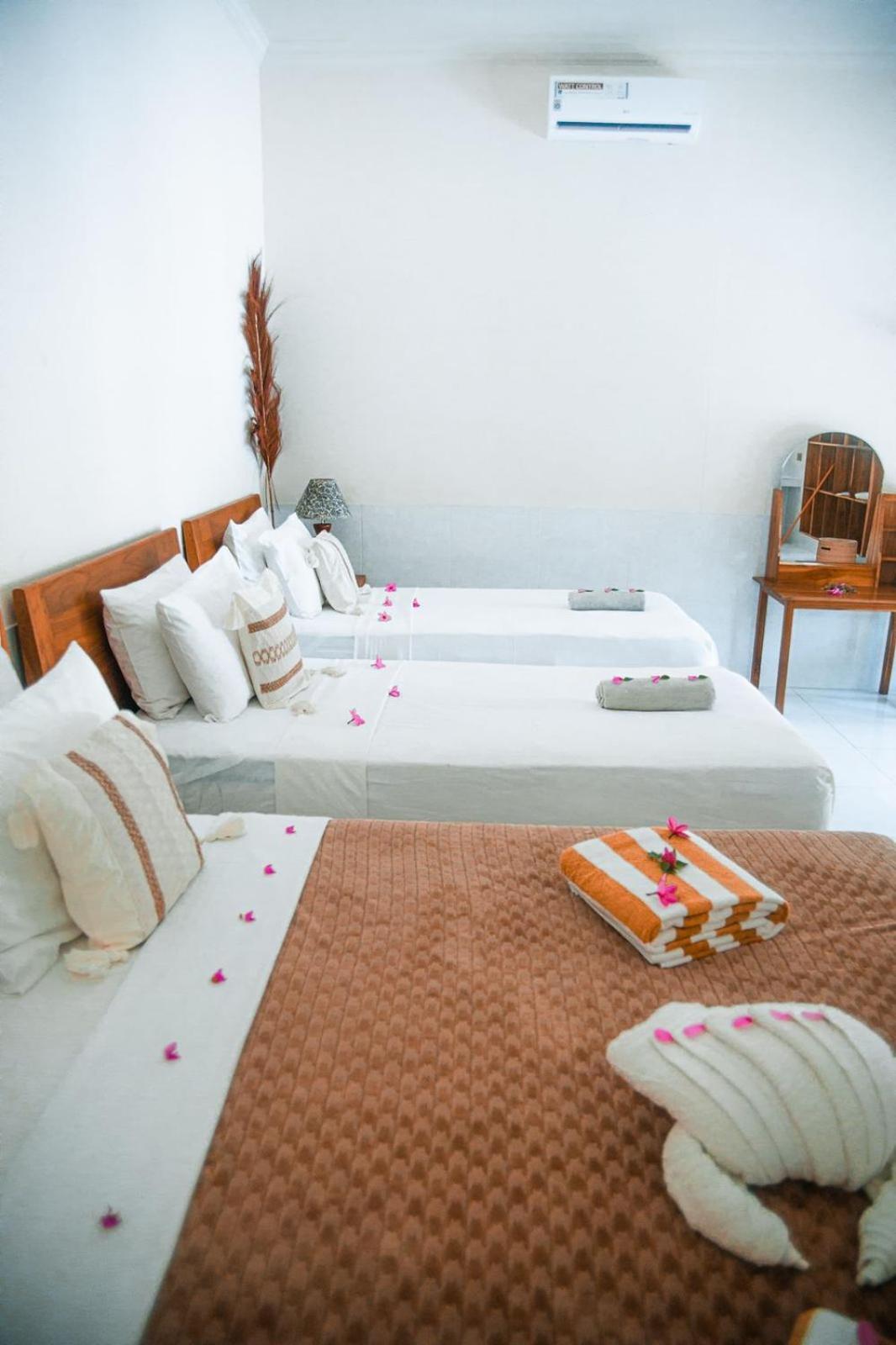 Hakuna Matata Resort Gili Islands Exterior photo