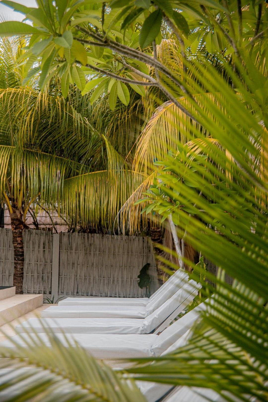 Hakuna Matata Resort Gili Islands Exterior photo