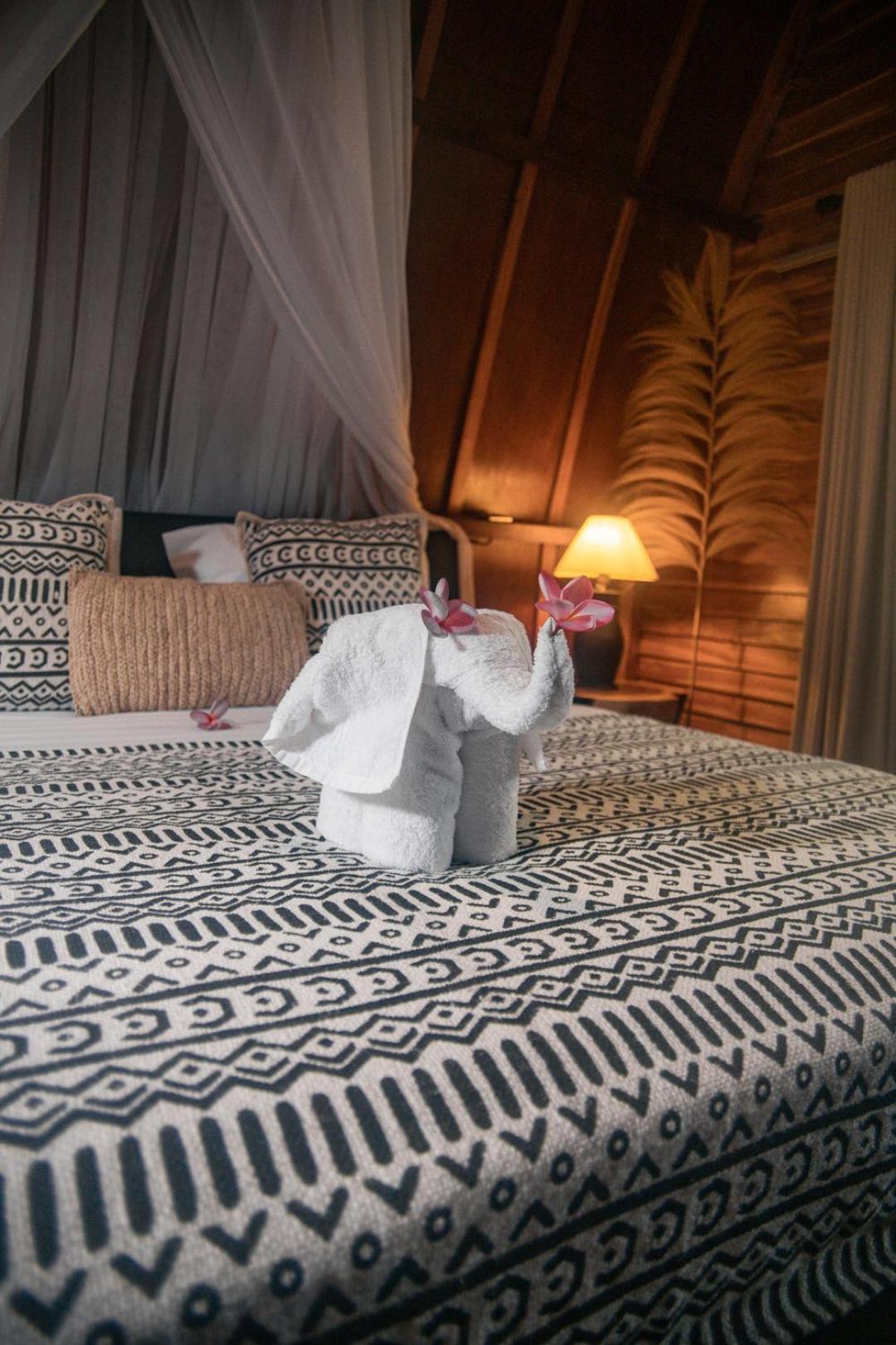 Hakuna Matata Resort Gili Islands Exterior photo